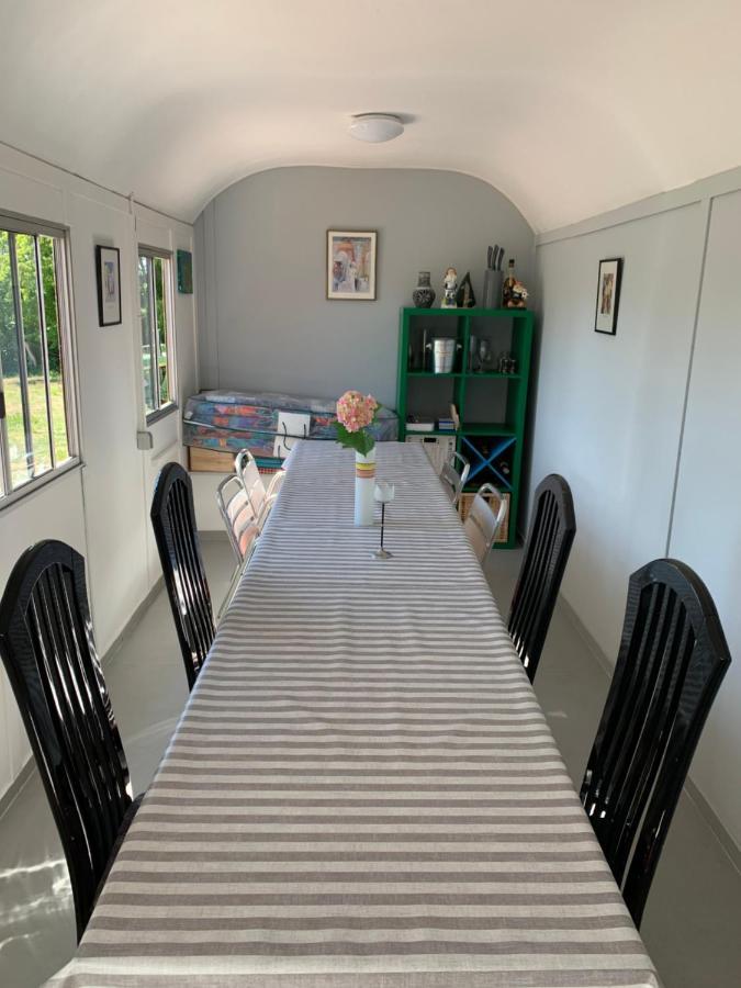 Ferienwohnung Sunny - Moderne Ferienwohnung Im Gruenen In Saarbruecken-West エクステリア 写真